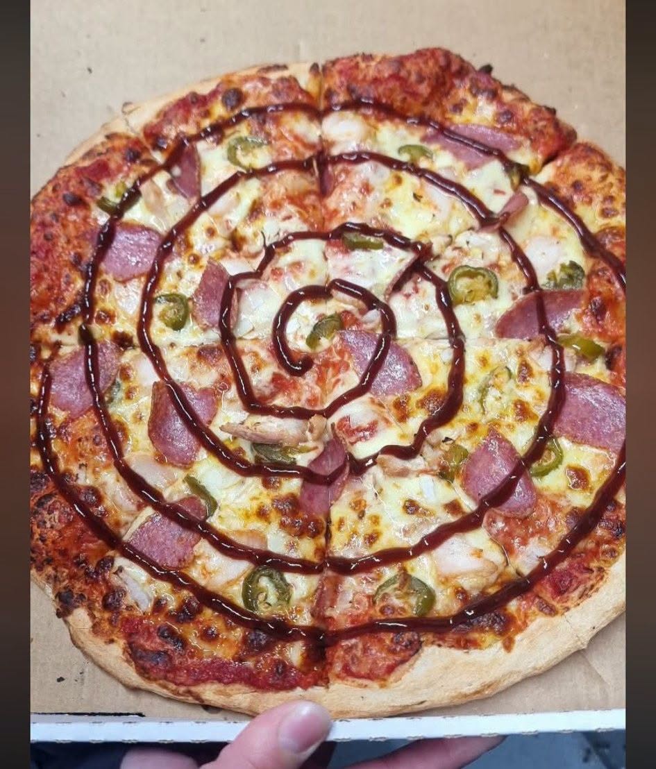 Chilli Chicken pizza with BBQ swirl